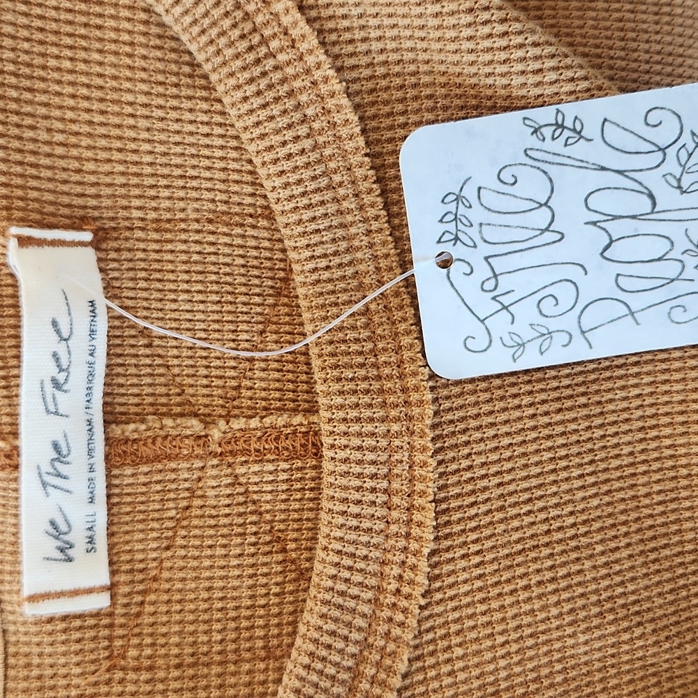 NWT..Free People Thermal top - Picture 7 of 9